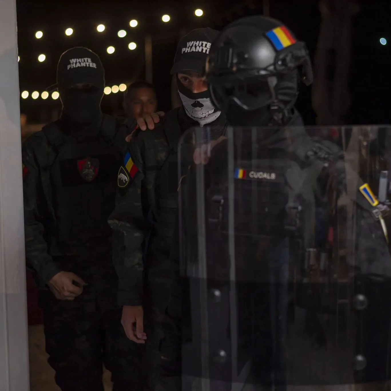 Show incendiar dansatori